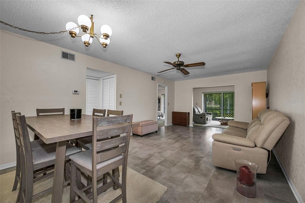 For Sale: $262,500 (2 beds, 2 baths, 1226 Square Feet)