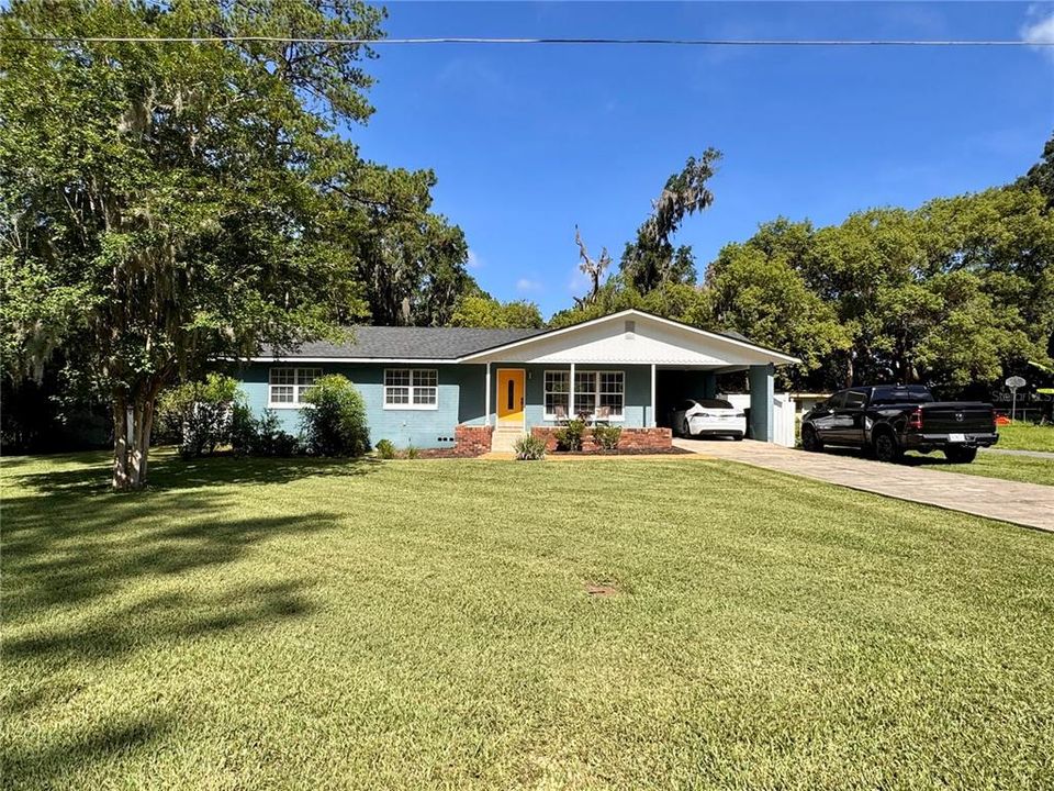 Activo con contrato: $320,000 (3 camas, 2 baños, 1548 Pies cuadrados)