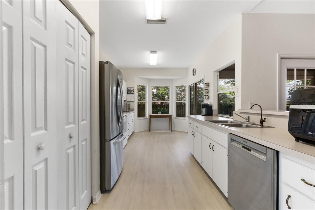 Active With Contract: $345,900 (3 beds, 2 baths, 1535 Square Feet)