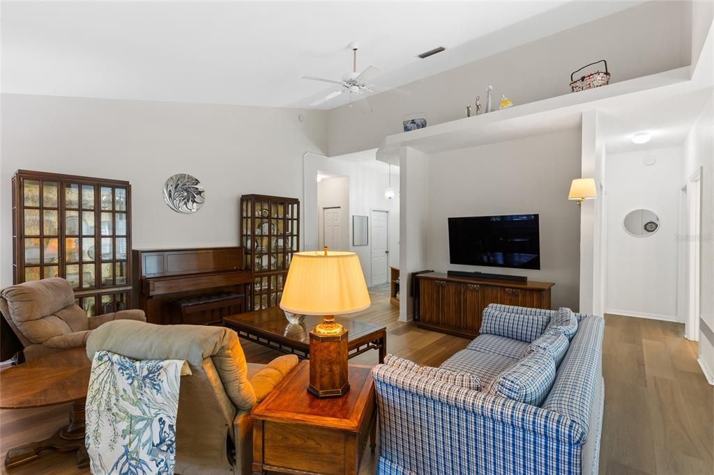 Active With Contract: $345,900 (3 beds, 2 baths, 1535 Square Feet)