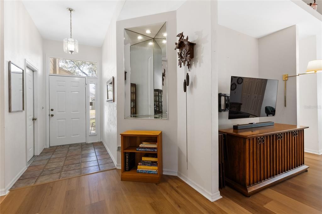 Active With Contract: $345,900 (3 beds, 2 baths, 1535 Square Feet)