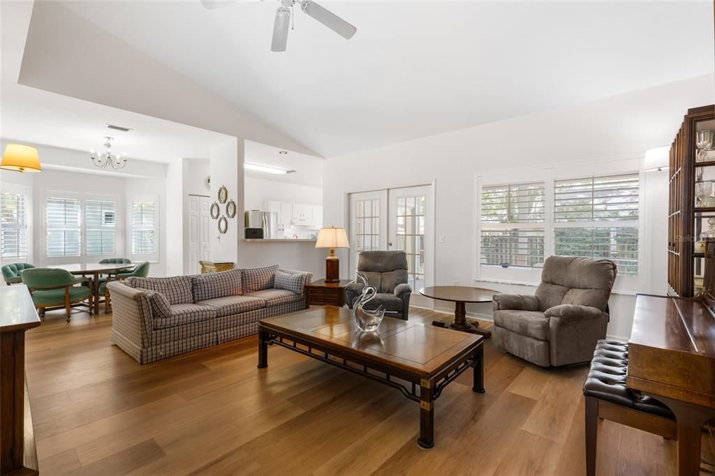 Active With Contract: $345,900 (3 beds, 2 baths, 1535 Square Feet)