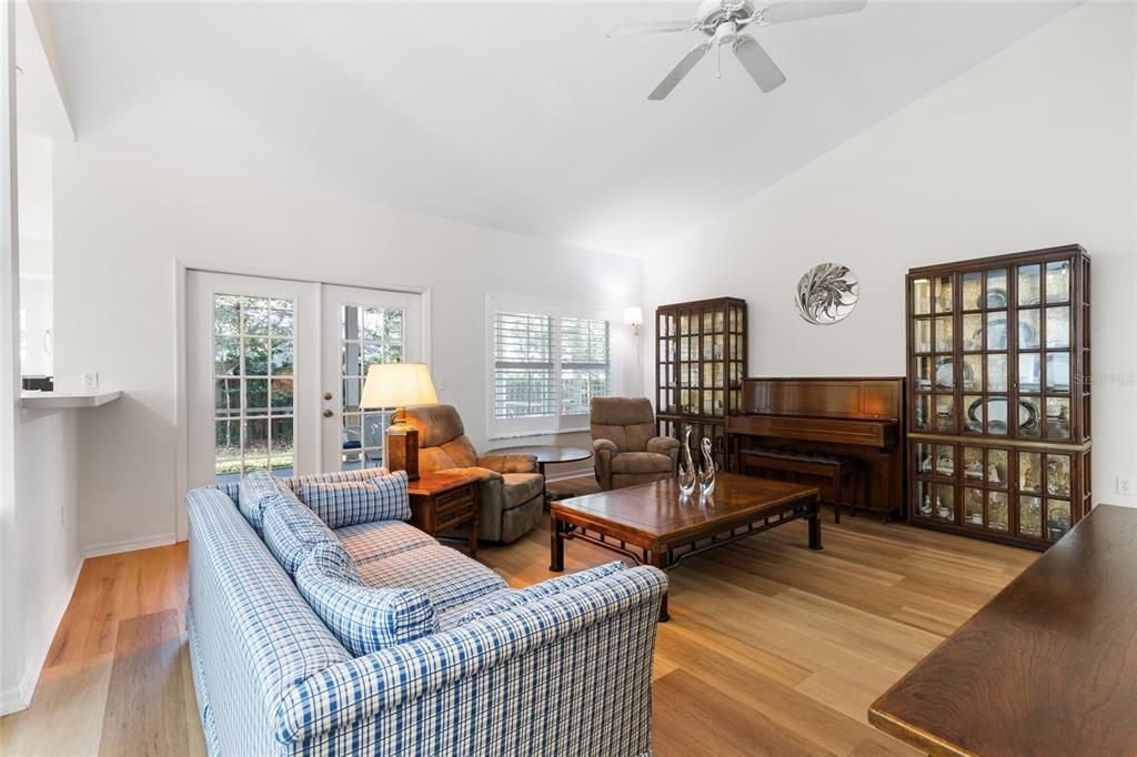 Active With Contract: $345,900 (3 beds, 2 baths, 1535 Square Feet)