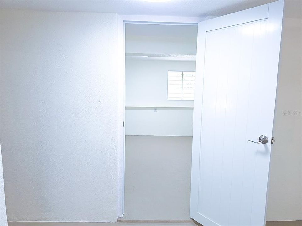 На продажу: $375,000 (5 спален, 2 ванн, 2130 Квадратных фут)