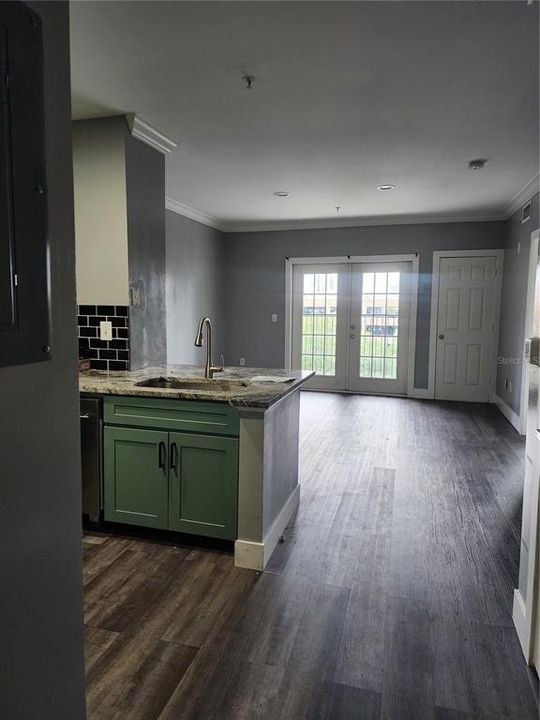For Rent: $1,895 (1 beds, 1 baths, 685 Square Feet)