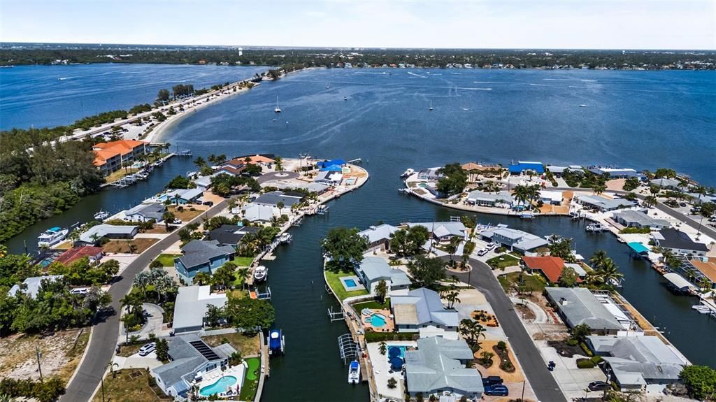 En Venta: $1,499,900 (3 camas, 2 baños, 2488 Pies cuadrados)