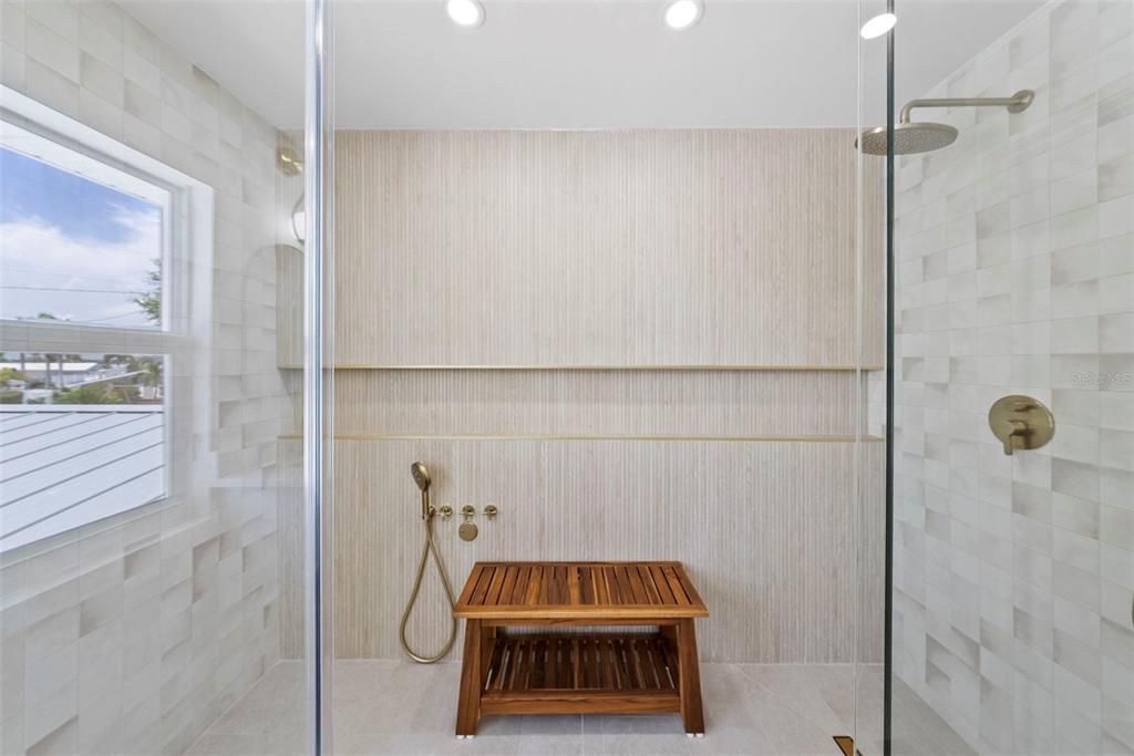En Venta: $1,499,900 (3 camas, 2 baños, 2488 Pies cuadrados)