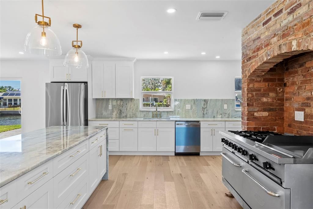 En Venta: $1,499,900 (3 camas, 2 baños, 2488 Pies cuadrados)