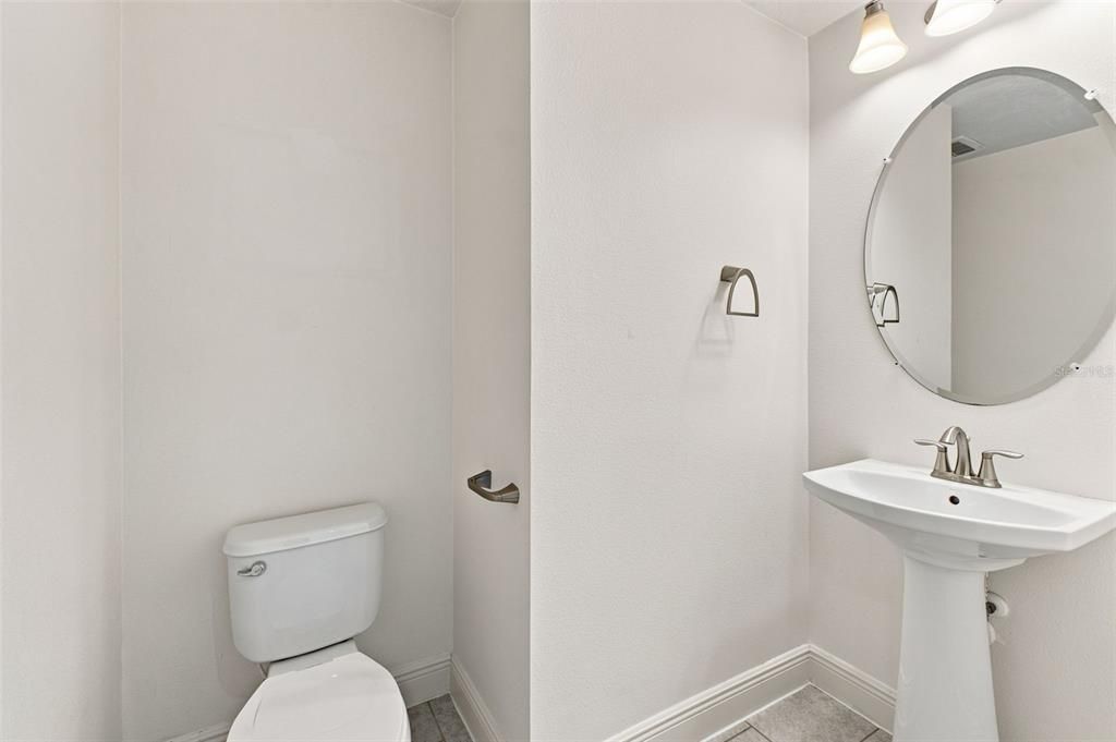 En Venta: $590,000 (4 camas, 2 baños, 2799 Pies cuadrados)