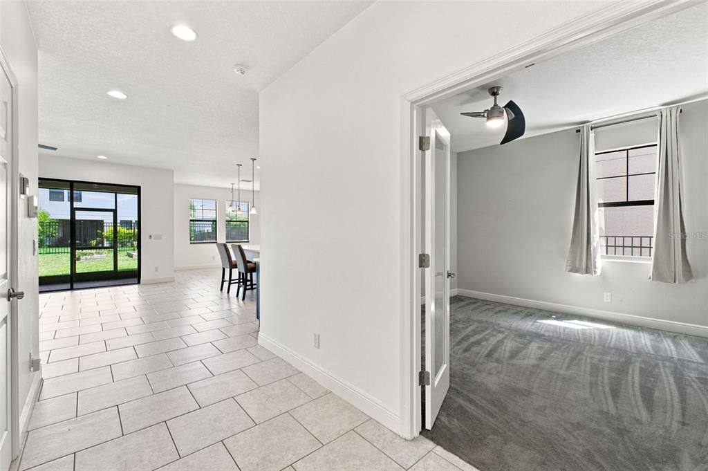 En Venta: $590,000 (4 camas, 2 baños, 2799 Pies cuadrados)