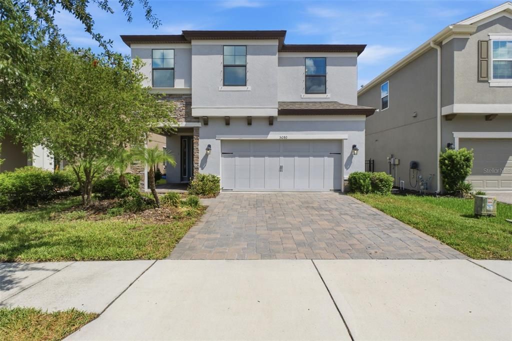En Venta: $590,000 (4 camas, 2 baños, 2799 Pies cuadrados)