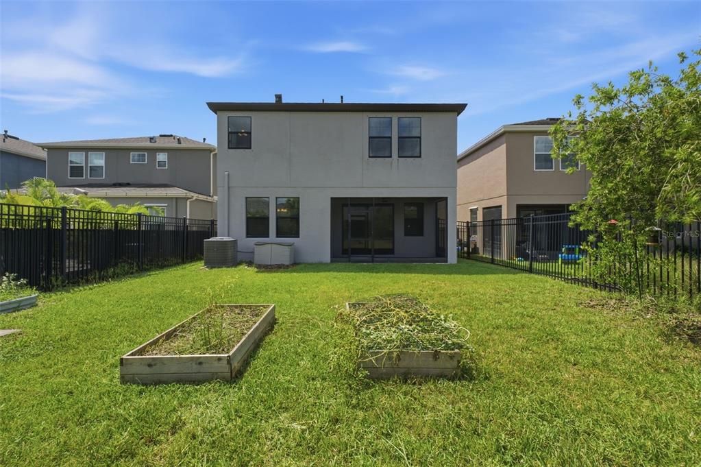 En Venta: $590,000 (4 camas, 2 baños, 2799 Pies cuadrados)