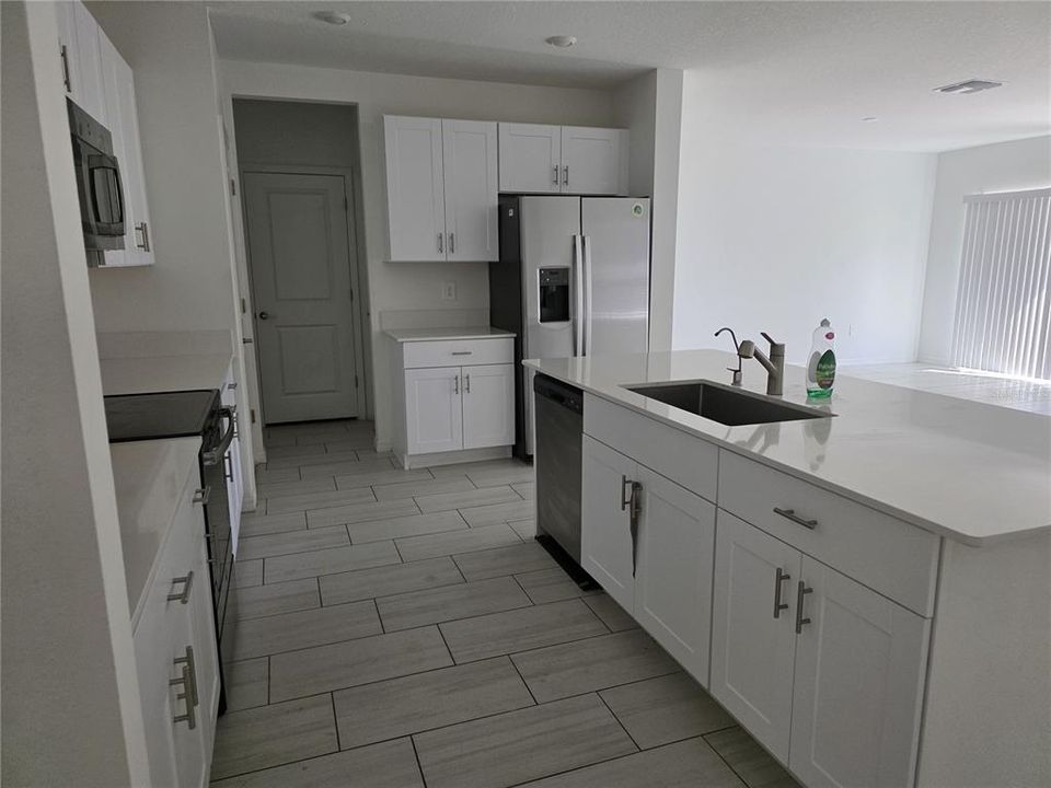 For Rent: $3,100 (6 beds, 3 baths, 3362 Square Feet)