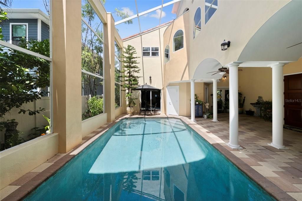 На продажу: $1,499,000 (6 спален, 4 ванн, 3255 Квадратных фут)