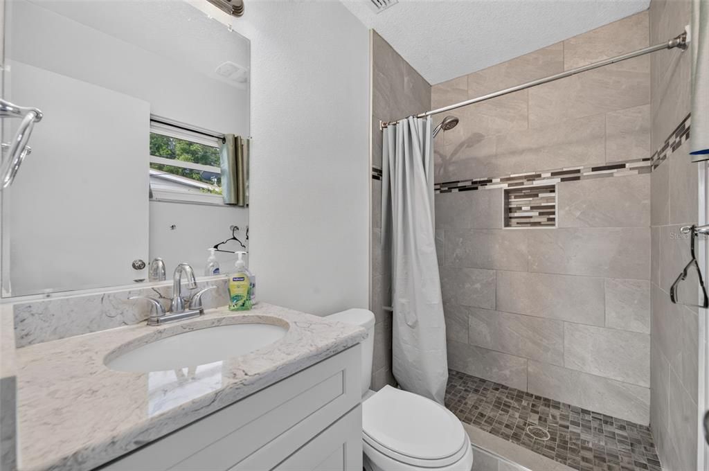 For Sale: $315,000 (3 beds, 2 baths, 1091 Square Feet)