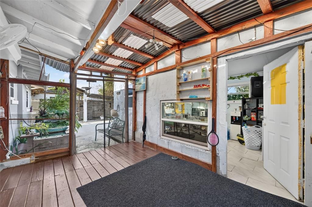 For Sale: $315,000 (3 beds, 2 baths, 1091 Square Feet)
