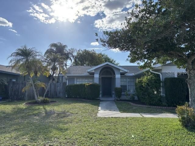 For Rent: $2,500 (3 beds, 2 baths, 1455 Square Feet)