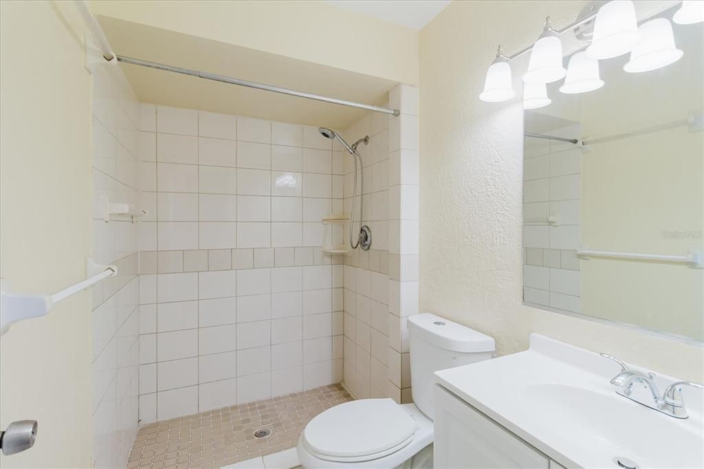 На продажу: $330,000 (3 спален, 2 ванн, 1178 Квадратных фут)