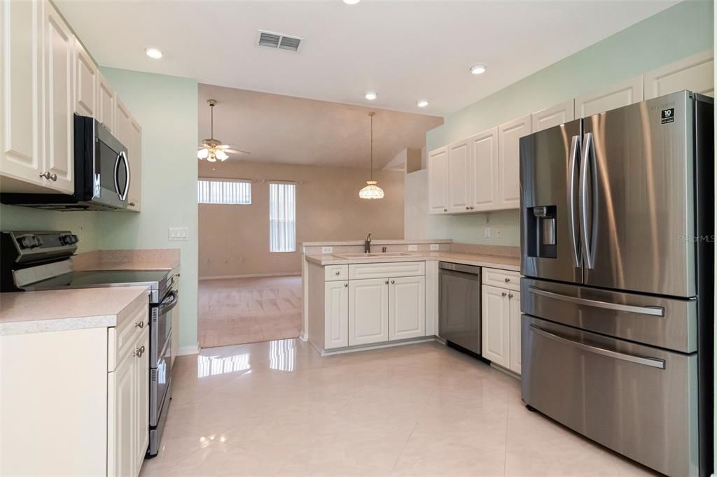 For Sale: $349,900 (3 beds, 2 baths, 1538 Square Feet)