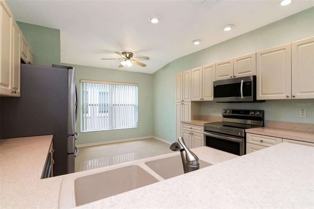 For Sale: $349,900 (3 beds, 2 baths, 1538 Square Feet)
