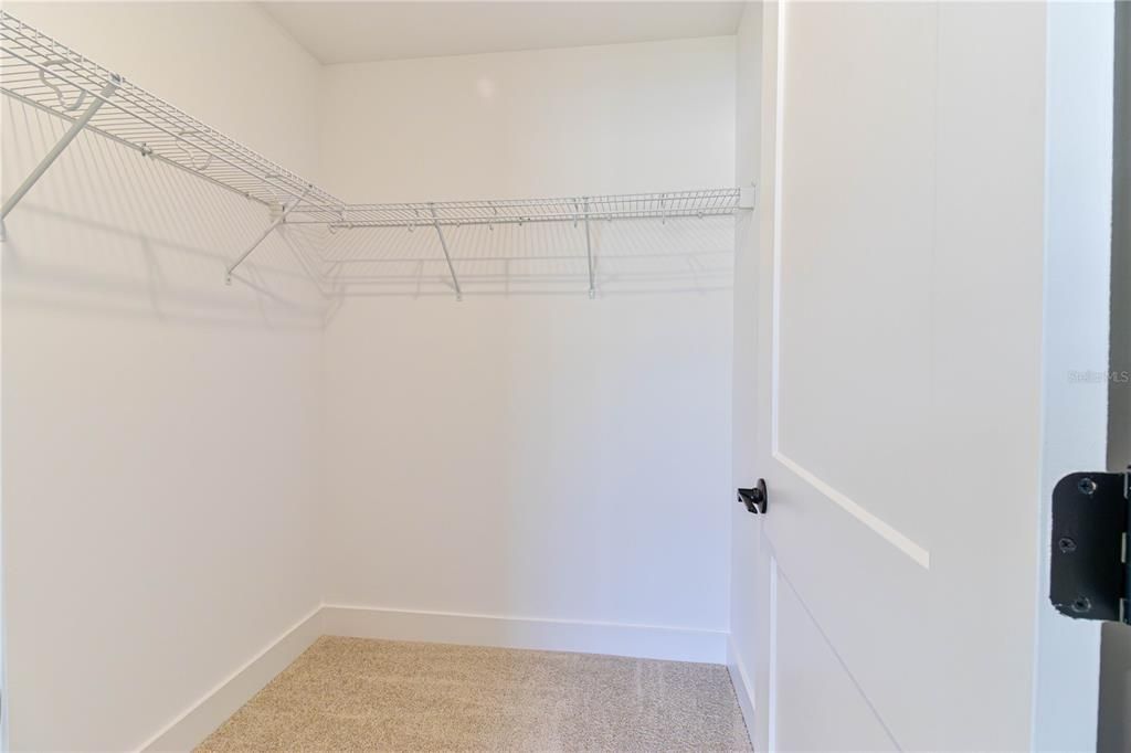 For Sale: $401,600 (4 beds, 3 baths, 2212 Square Feet)