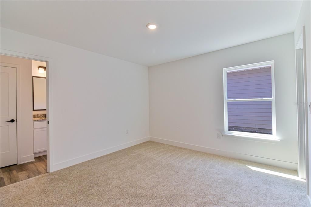 For Sale: $401,600 (4 beds, 3 baths, 2212 Square Feet)