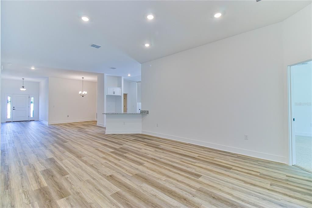 For Sale: $401,600 (4 beds, 3 baths, 2212 Square Feet)