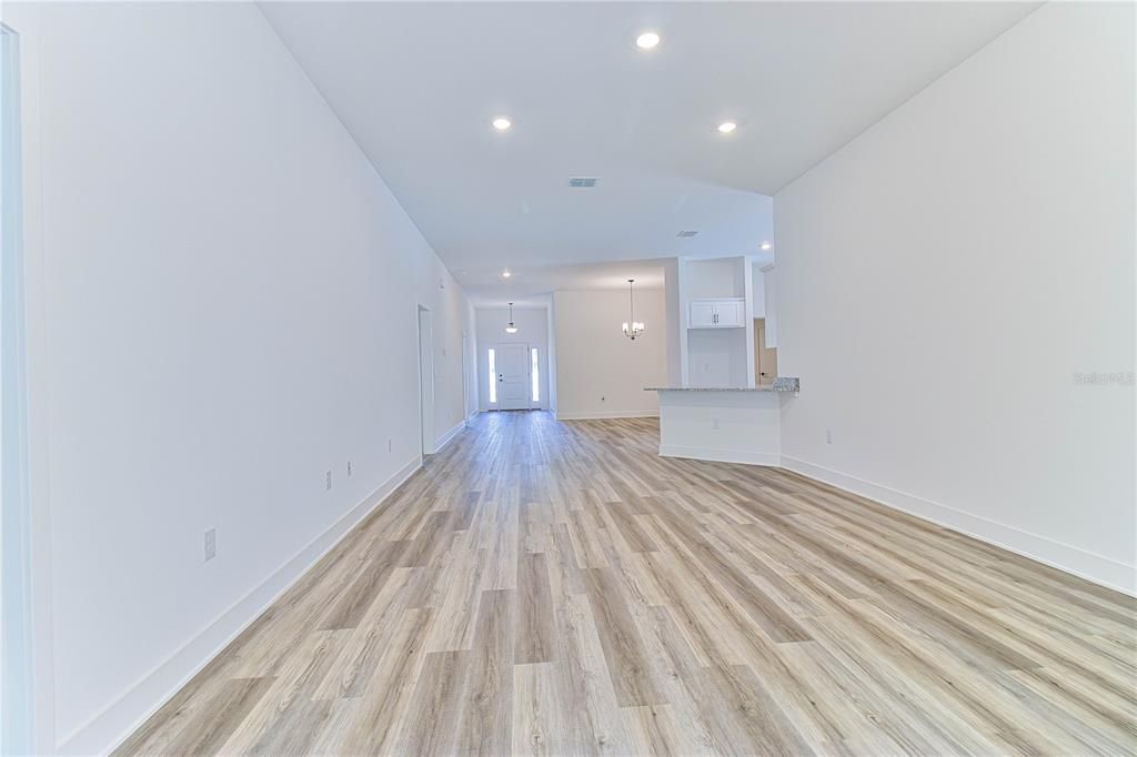 For Sale: $401,600 (4 beds, 3 baths, 2212 Square Feet)