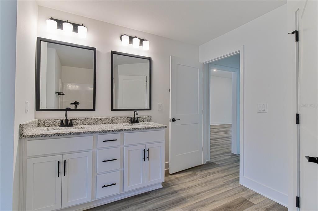 For Sale: $401,600 (4 beds, 3 baths, 2212 Square Feet)