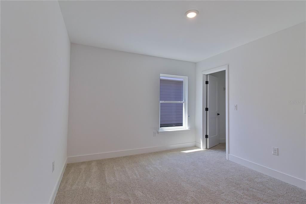 For Sale: $401,600 (4 beds, 3 baths, 2212 Square Feet)