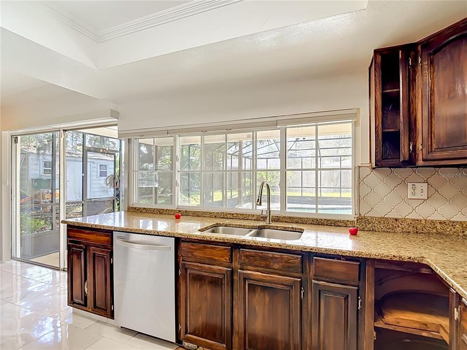 : $475,000 (4 спален, 2 ванн, 2037 Квадратных фут)