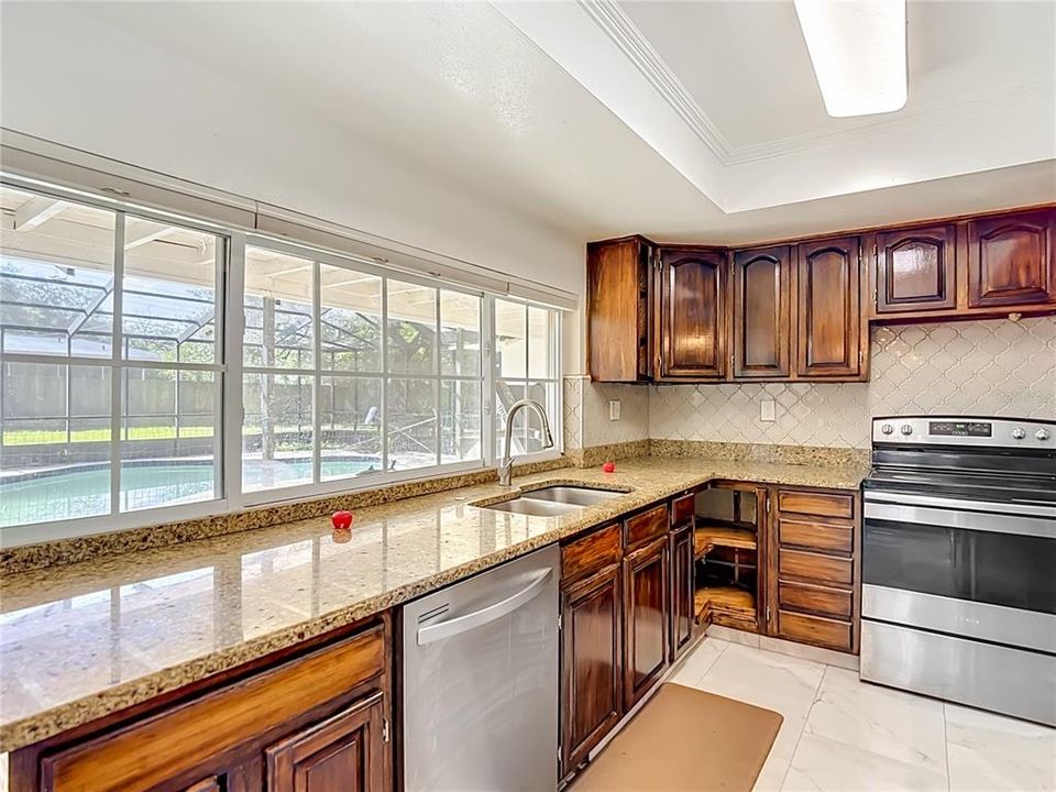 : $475,000 (4 спален, 2 ванн, 2037 Квадратных фут)