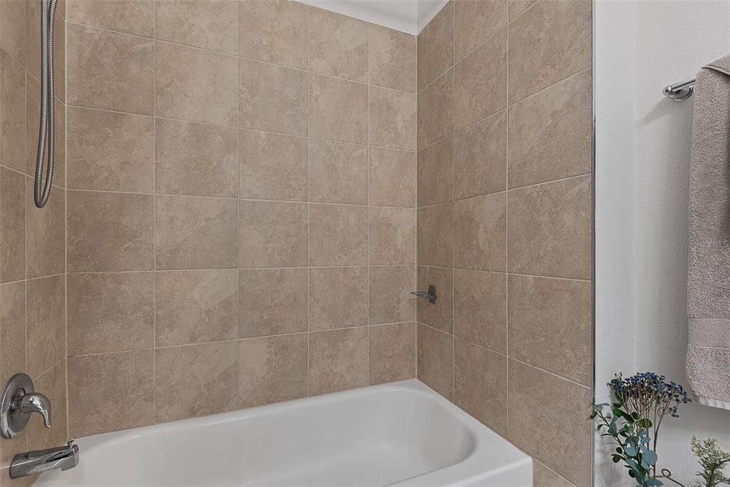 En Venta: $345,000 (2 camas, 2 baños, 1687 Pies cuadrados)