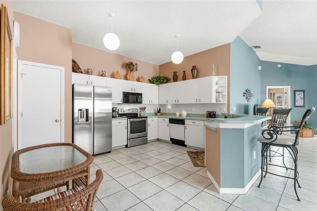 На продажу: $179,900 (2 спален, 2 ванн, 1357 Квадратных фут)