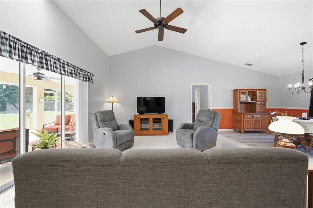 For Sale: $439,000 (3 beds, 2 baths, 1763 Square Feet)