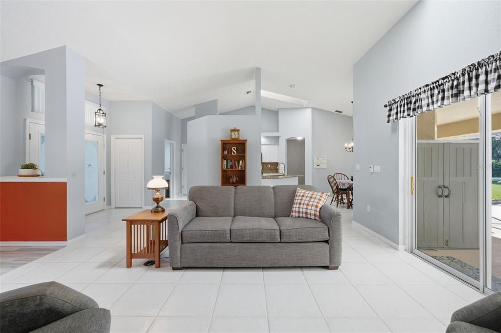 For Sale: $439,000 (3 beds, 2 baths, 1763 Square Feet)