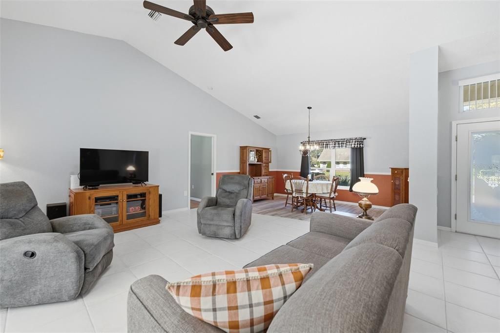 For Sale: $439,000 (3 beds, 2 baths, 1763 Square Feet)