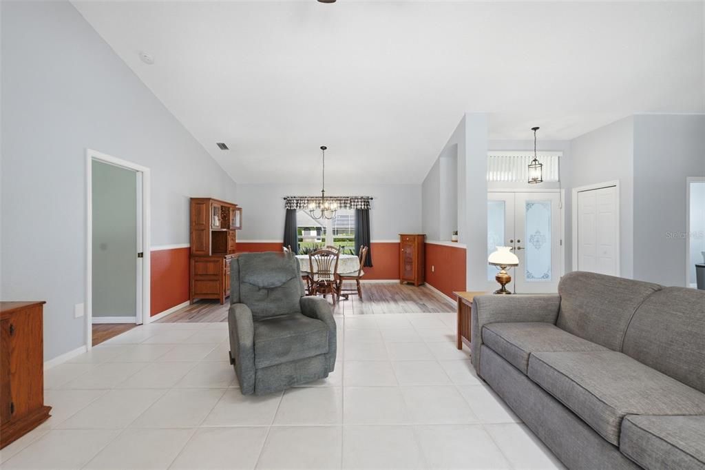For Sale: $439,000 (3 beds, 2 baths, 1763 Square Feet)