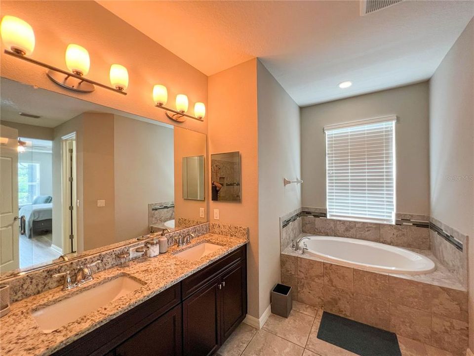 For Sale: $825,000 (4 beds, 3 baths, 2953 Square Feet)