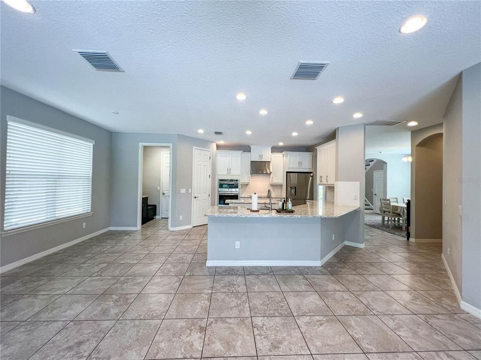 For Sale: $825,000 (4 beds, 3 baths, 2953 Square Feet)