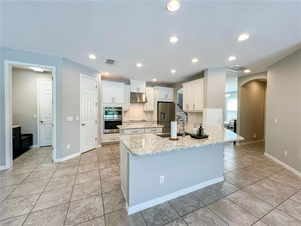 For Sale: $825,000 (4 beds, 3 baths, 2953 Square Feet)
