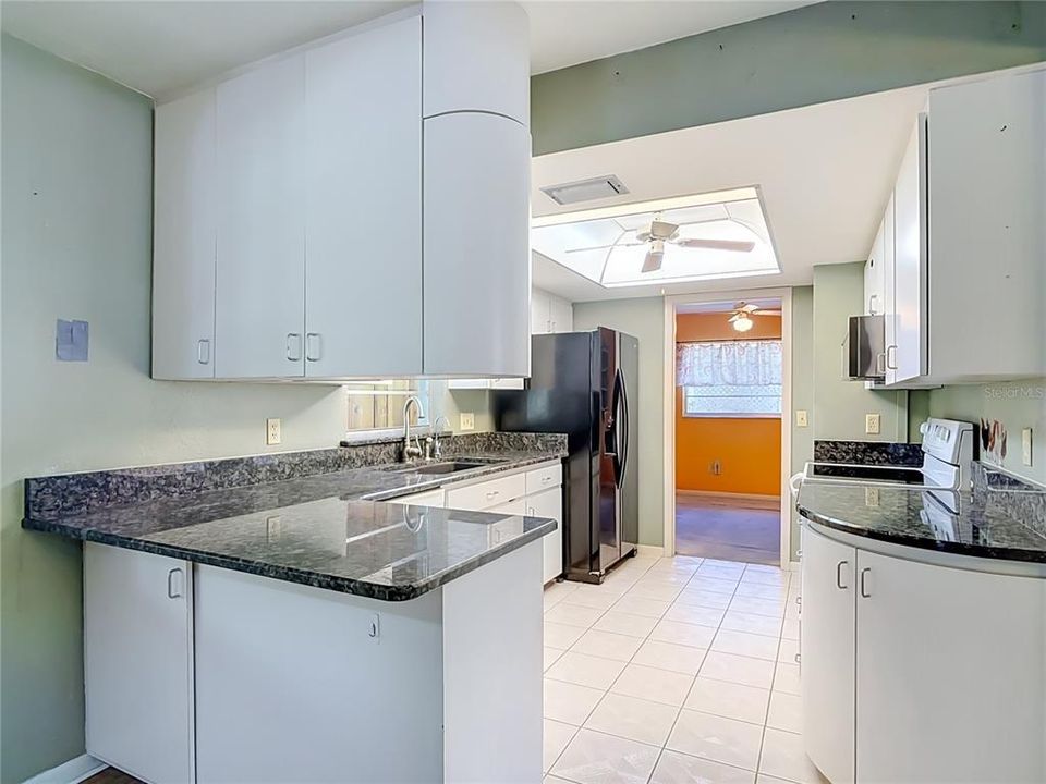 На продажу: $215,000 (2 спален, 2 ванн, 1538 Квадратных фут)