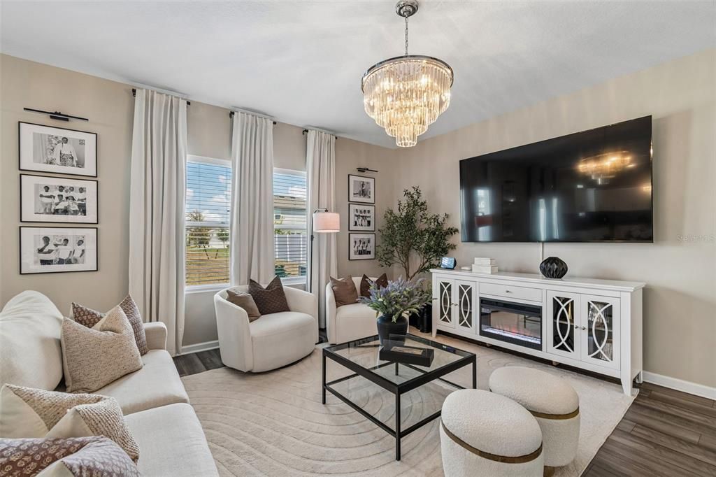 На продажу: $399,900 (4 спален, 2 ванн, 2589 Квадратных фут)