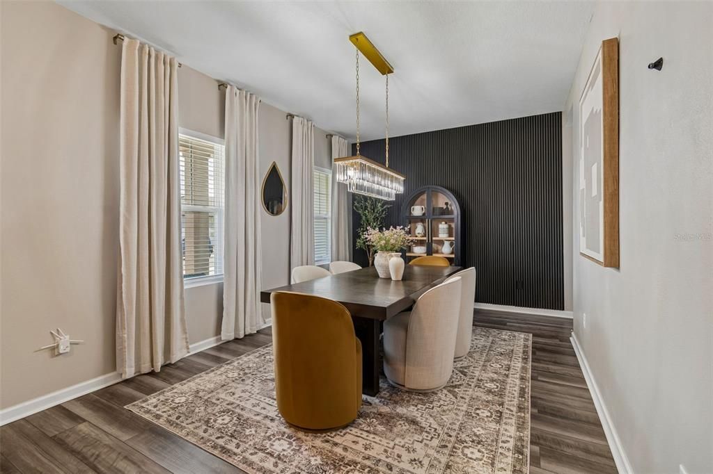 На продажу: $399,900 (4 спален, 2 ванн, 2589 Квадратных фут)
