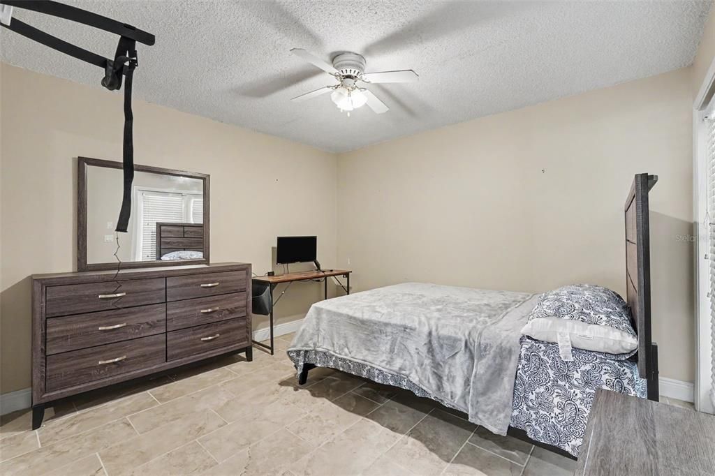 For Sale: $399,000 (3 beds, 2 baths, 1659 Square Feet)