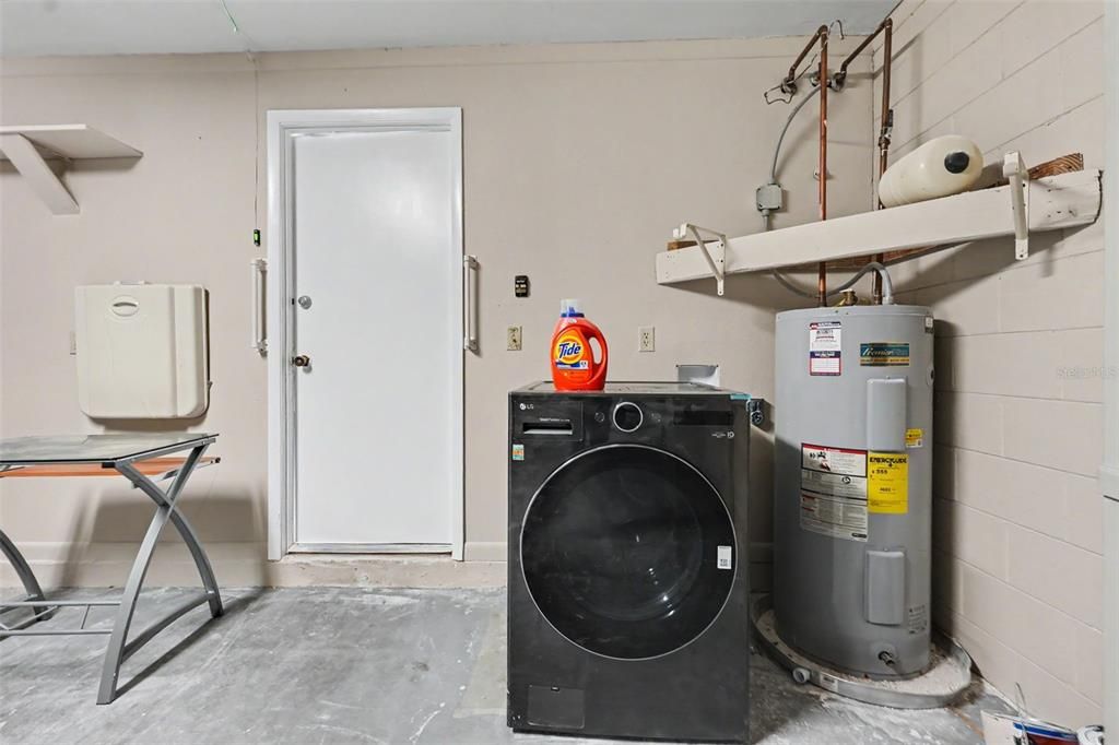 For Sale: $399,000 (3 beds, 2 baths, 1659 Square Feet)