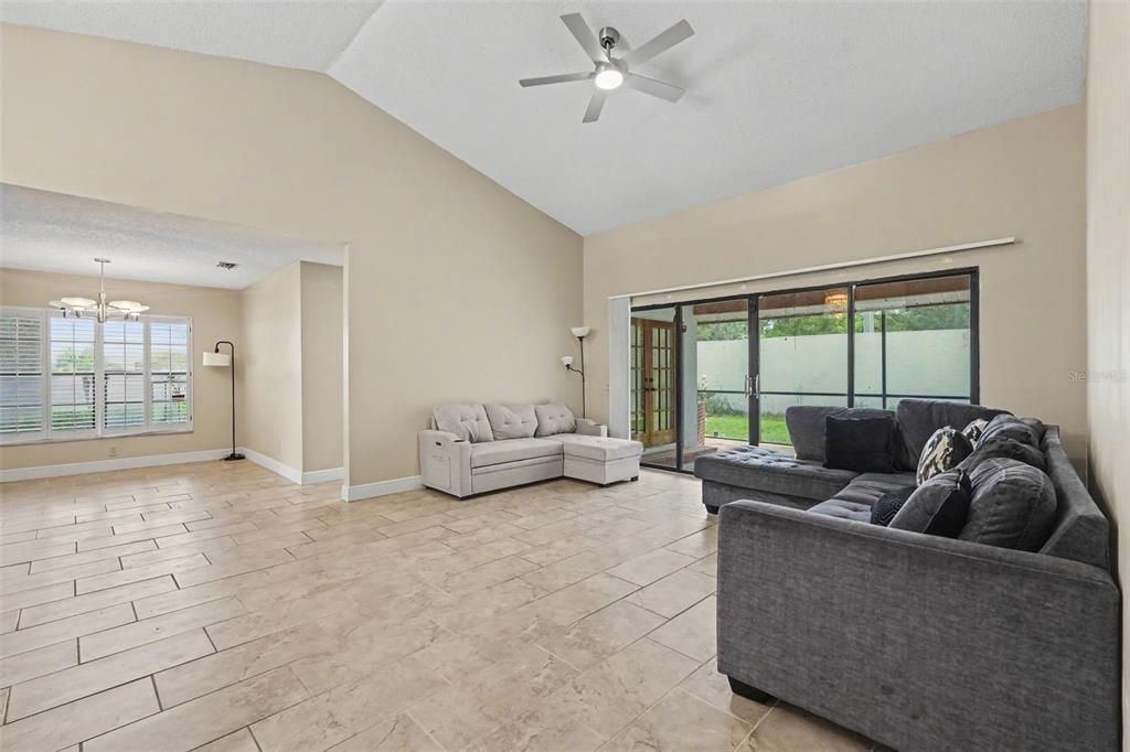 For Sale: $399,000 (3 beds, 2 baths, 1659 Square Feet)