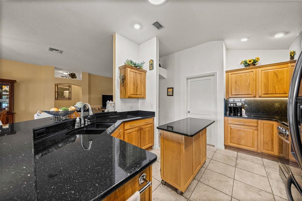 En Venta: $864,000 (3 camas, 2 baños, 2523 Pies cuadrados)