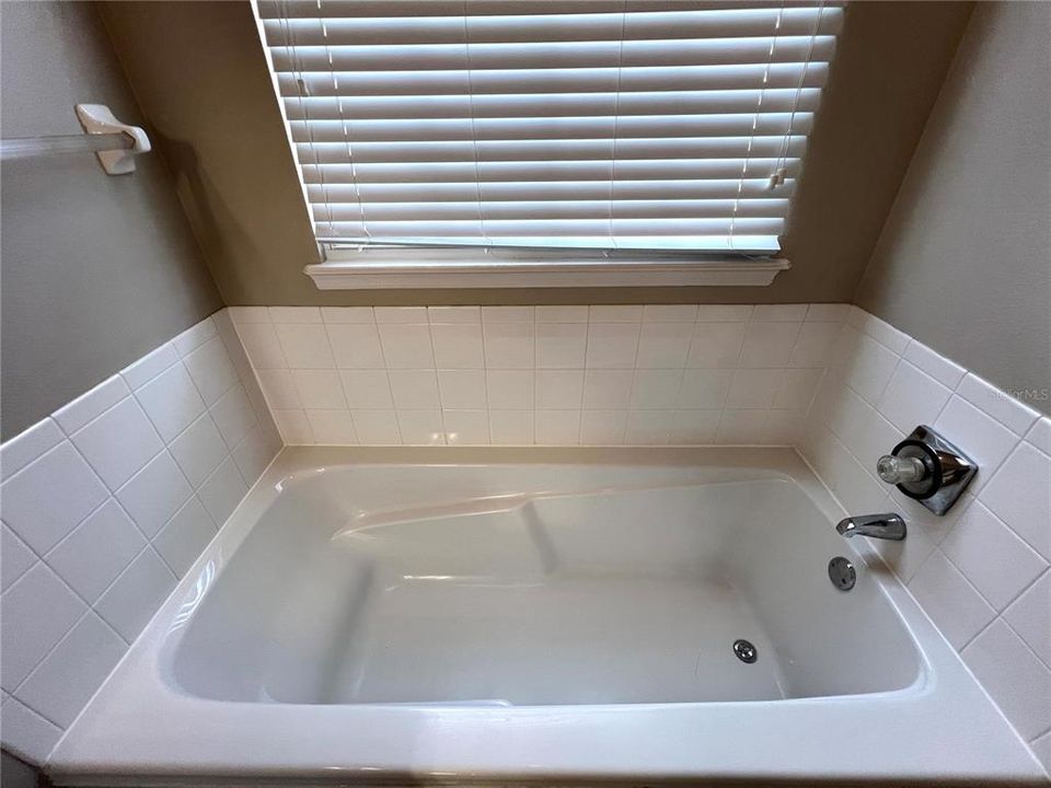 В аренду: $4,500 (4 спален, 3 ванн, 2534 Квадратных фут)
