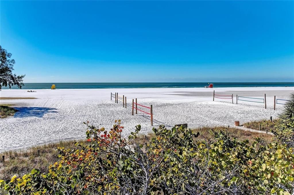 For Sale: $425,000 (2 beds, 2 baths, 1008 Square Feet)